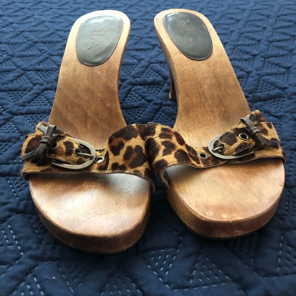 MIA Shoes - MIA wooden slides leopard print